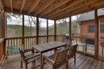 Chateau Renard: Entry Level Deck-Screened Area